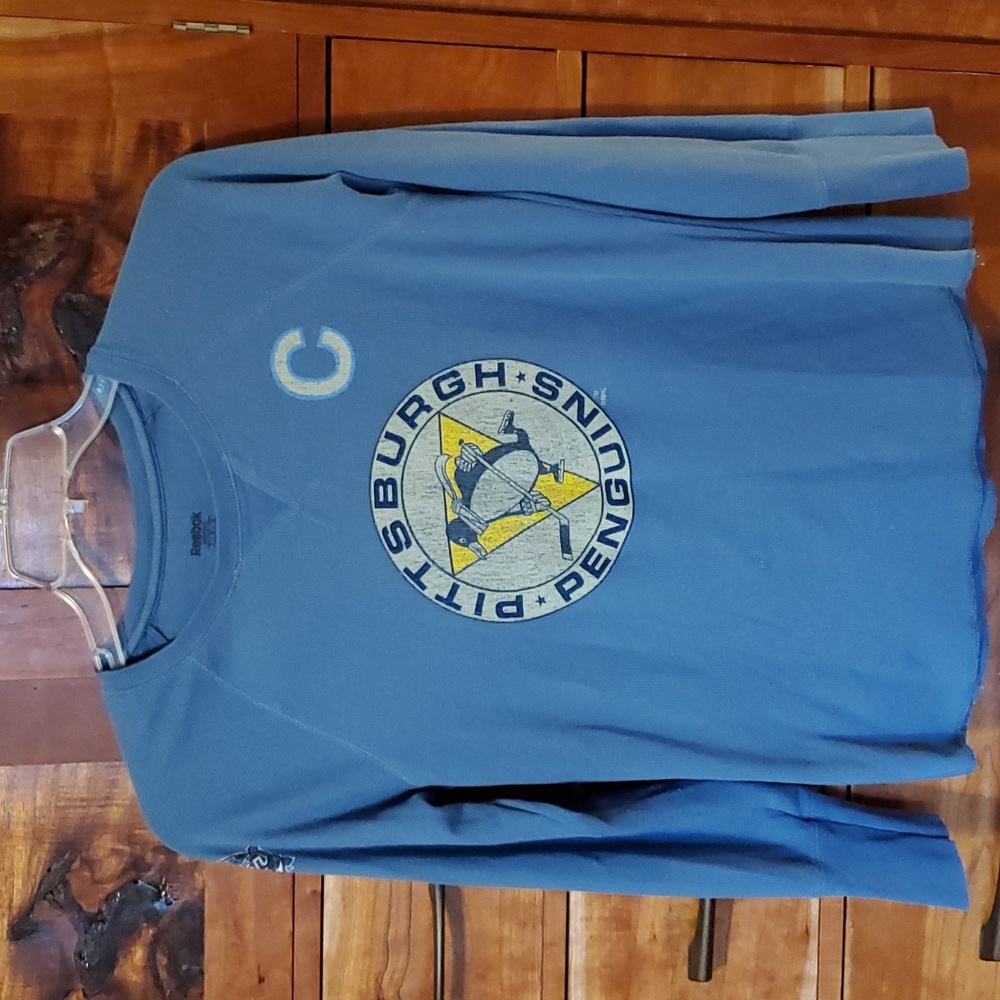 Reebok Sidney Crosby Winter Classic women's Long sleeve T 👕 L Great Colors